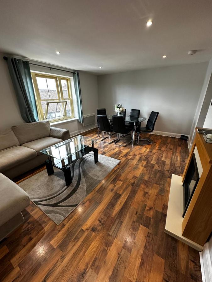 Two Bedroom Flat Town Centre コルチェスター エクステリア 写真