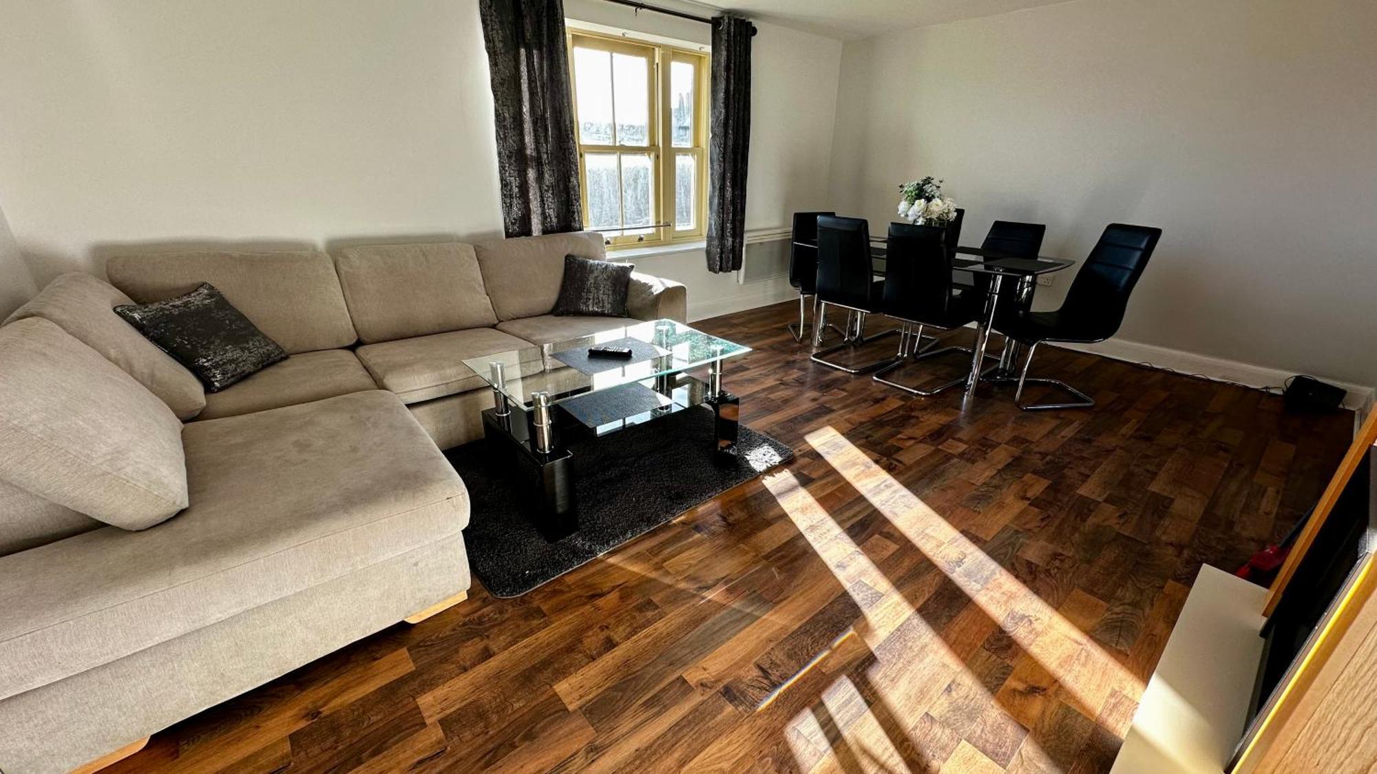 Two Bedroom Flat Town Centre コルチェスター エクステリア 写真